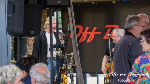 Off Beat - Koningsdag bij de Vos