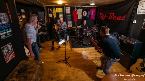 2022-05-19-OffBeat-BandFoto-Oefenruimte-019
